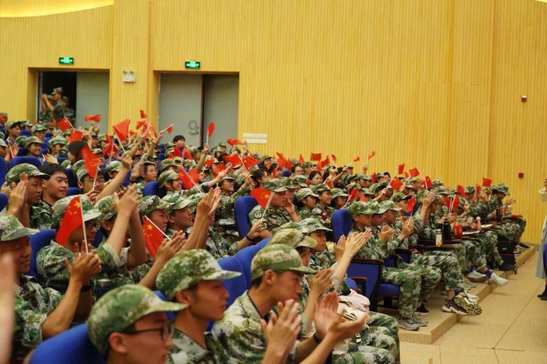 福莱纳找车轮