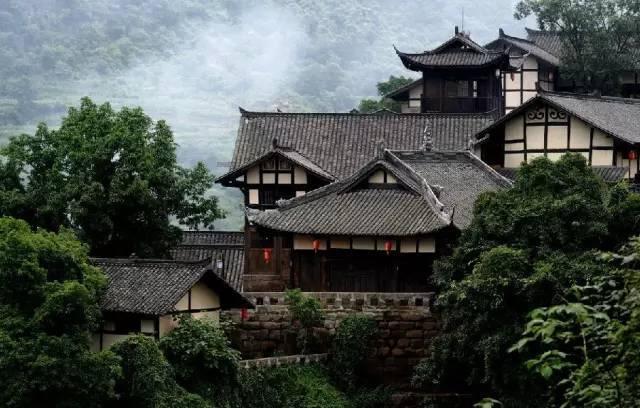 匆忙离开